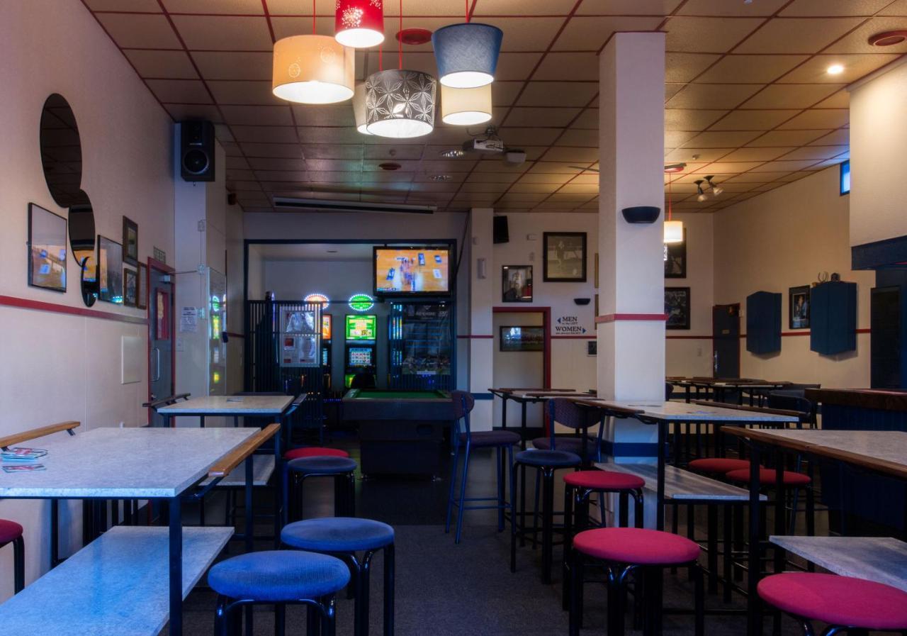 Masonic Hotel Palmerston North Buitenkant foto
