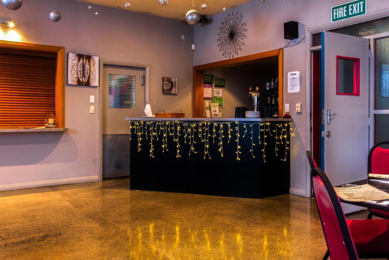Masonic Hotel Palmerston North Buitenkant foto