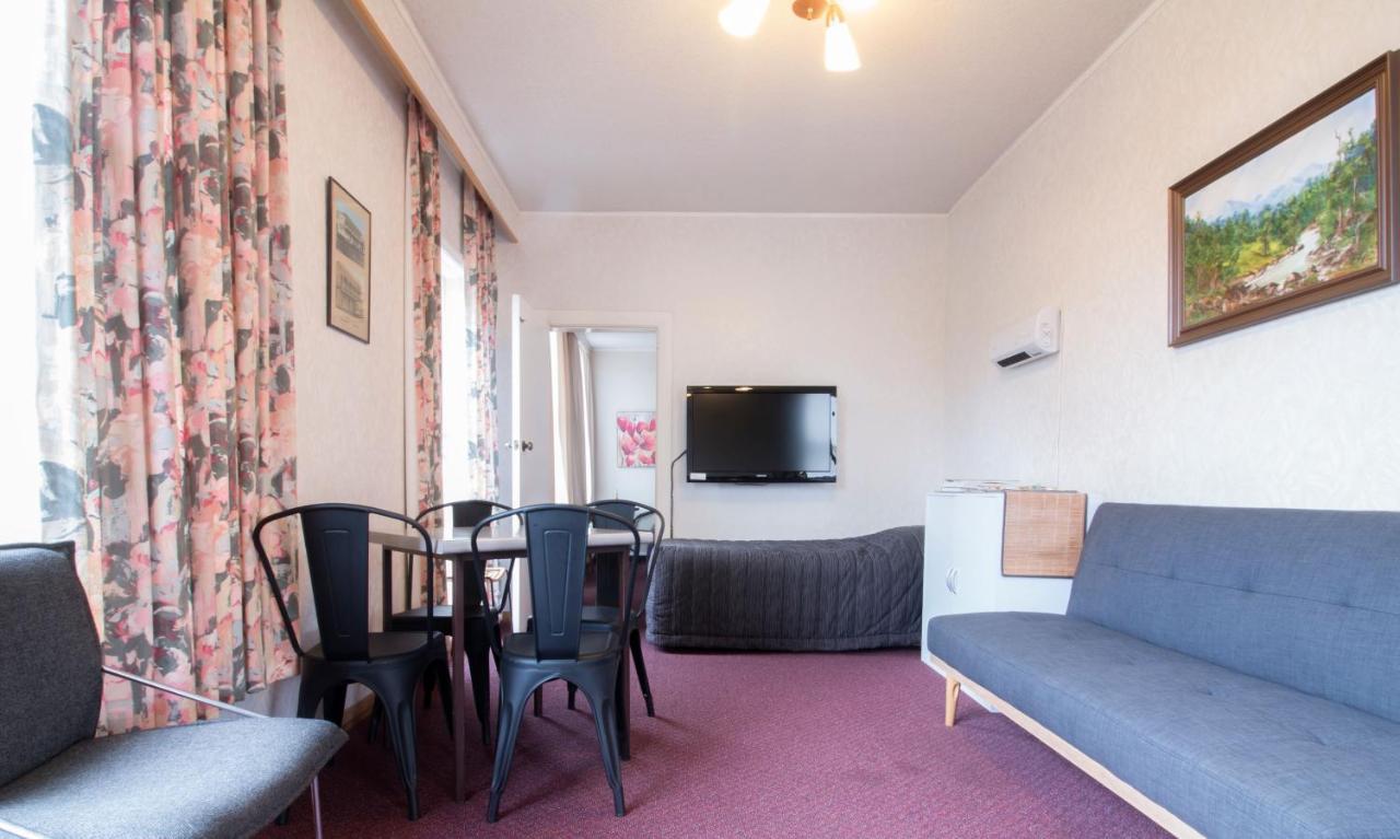 Masonic Hotel Palmerston North Buitenkant foto